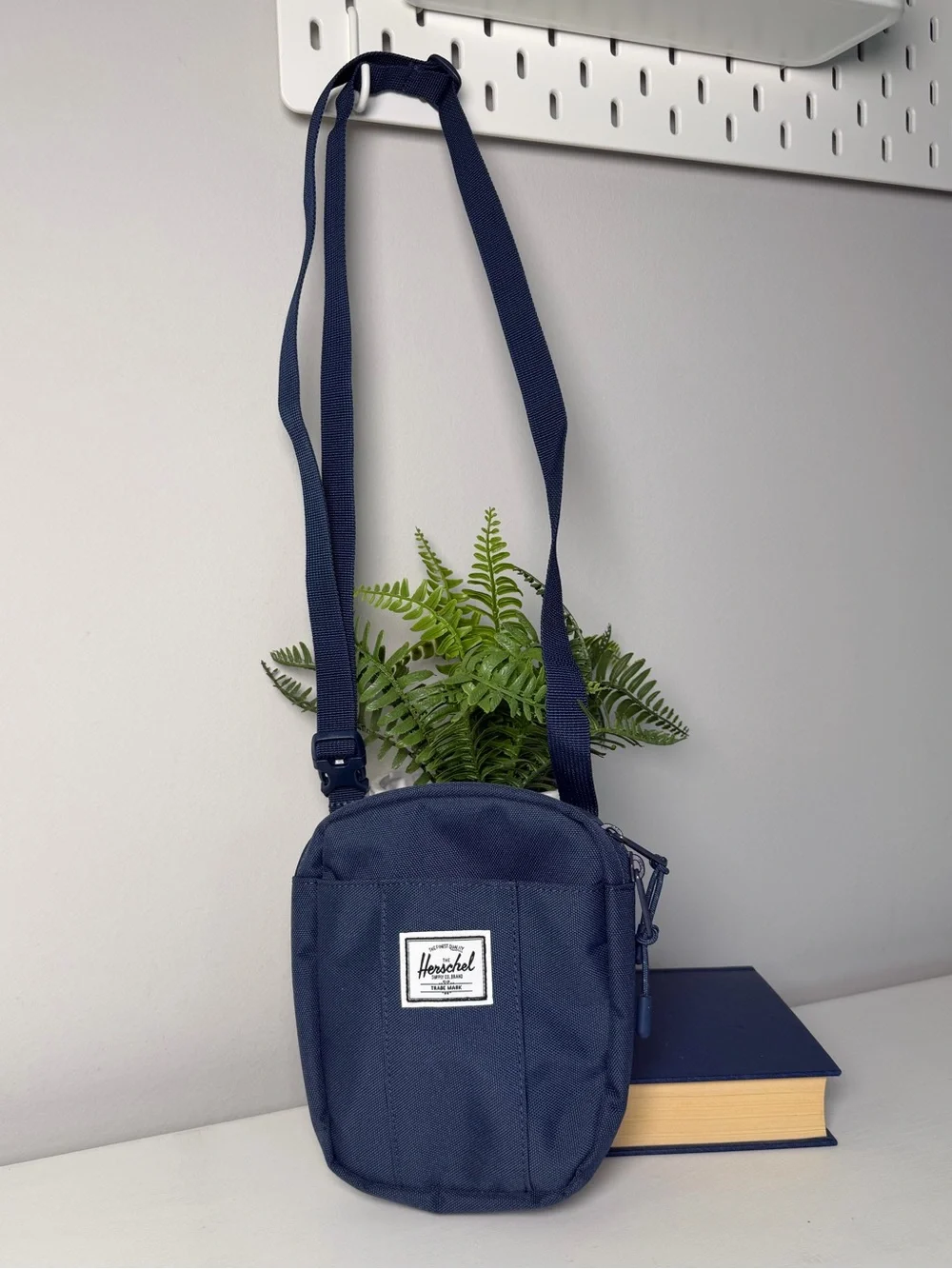 Herschel Cruz Navy Crossbody Sling Bag for Men Like New